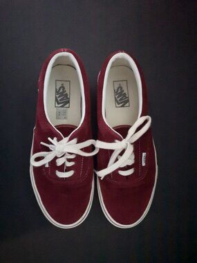 Vans Era Corduroy Burgundy Women Size 10 / Men Size 8.5 Sneaker / Skate Shoes